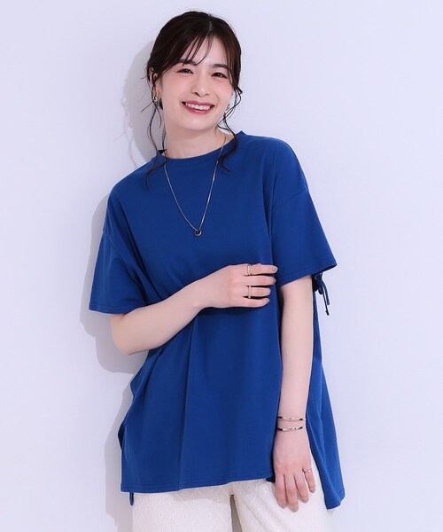 Cutie Blonde(キューティーブロンド)の「ヒップが隠せる バックシャーリング チュニックTシャツ(チュニック・レディース・ブラック/ブルー系その他/ホワイト・00)」の12枚目の写真