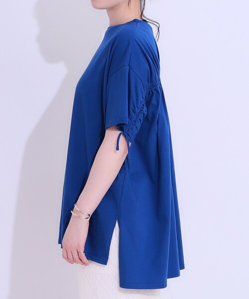 Cutie Blonde(キューティーブロンド)の「ヒップが隠せる バックシャーリング チュニックTシャツ(チュニック・レディース・ブラック/ブルー系その他/ホワイト・00)」の6枚目の写真