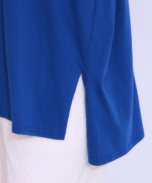 Cutie Blonde(キューティーブロンド)の「ヒップが隠せる バックシャーリング チュニックTシャツ(チュニック・レディース・ブラック/ブルー系その他/ホワイト・00)」の11枚目の写真