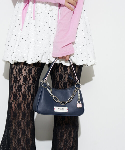 GRAIN（グレイン）の「【GRAIN/グレイン】チャーム付きバイカラーハンドバッグ（トートバッグ・レディース・イエロー/ネイビー/レッド・FREE）」の18枚目の写真