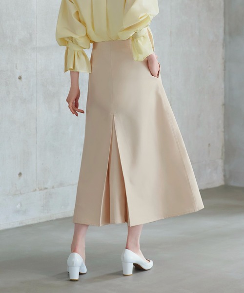 FENDI ベージュ シルク スカート ストレートカット FENDI ベージュ シルク スカート ストレートカット (FENDI
