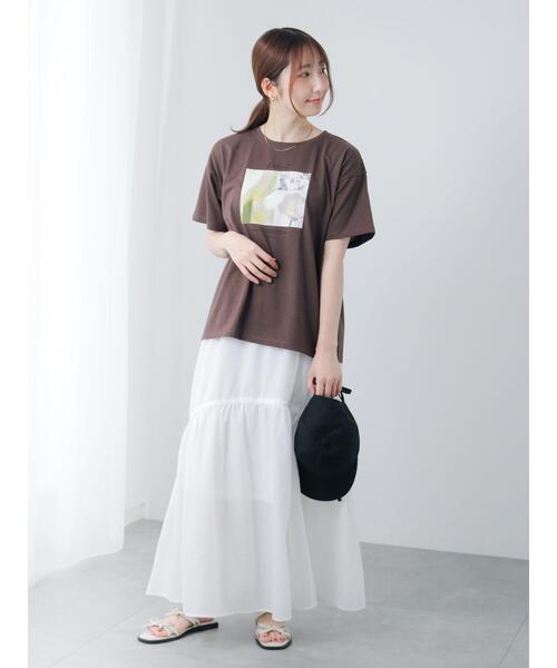 Te chichi TERRASSE(テチチテラス)の「フラワー転写プリントTシャツ(Tシャツ/カットソー・レディース・ブラック/オフホワイト/ブラウン・F)」の4枚目の写真
