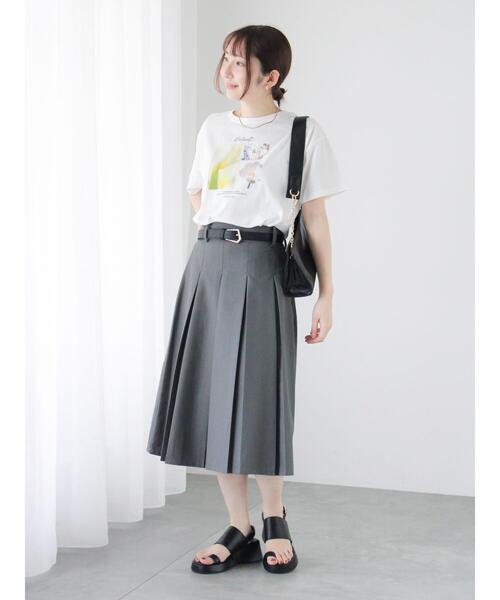 Te chichi TERRASSE(テチチテラス)の「フラワー転写プリントTシャツ(Tシャツ/カットソー・レディース・ブラック/オフホワイト/ブラウン・F)」の8枚目の写真