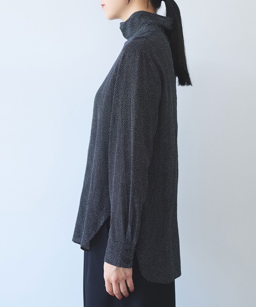 yuni(ユニ )の「dot print high neck ブラウス(シャツ/ブラウス・レディース・ブラック系その他2/ブラック系その他/ブラック系その他3・FREE)」の14枚目の写真