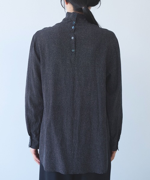 yuni(ユニ )の「dot print high neck ブラウス(シャツ/ブラウス・レディース・ブラック系その他2/ブラック系その他/ブラック系その他3・FREE)」の15枚目の写真
