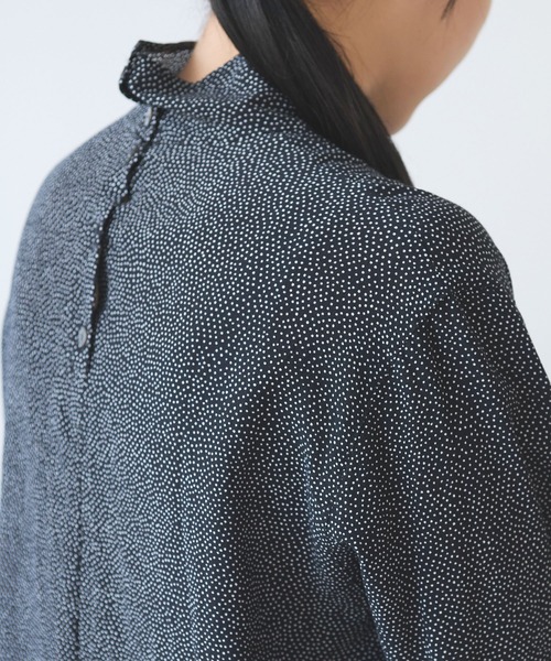 yuni(ユニ )の「dot print high neck ブラウス(シャツ/ブラウス・レディース・ブラック系その他2/ブラック系その他/ブラック系その他3・FREE)」の19枚目の写真