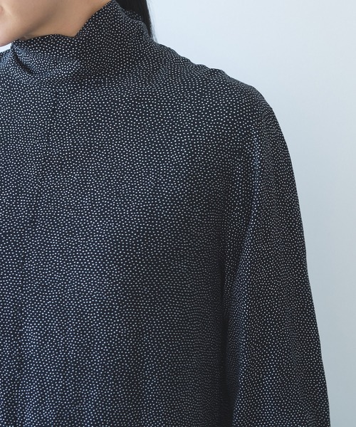 yuni(ユニ )の「dot print high neck ブラウス(シャツ/ブラウス・レディース・ブラック系その他2/ブラック系その他/ブラック系その他3・FREE)」の16枚目の写真