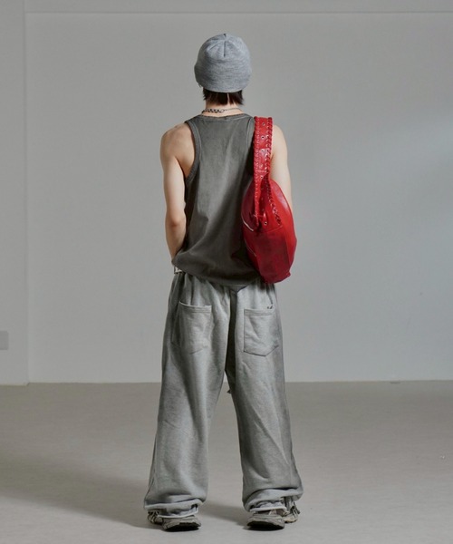 Chikashitsu +（チカシツプラス）の「【Chikashitsu +】oiled wash damage sweat pants / 【チカシツプラス】オイルドウォッシュダメージスウェットパンツ（スウェットパンツ・メンズ・ブラック/グレー・ONE SIZE）」の12枚目の写真