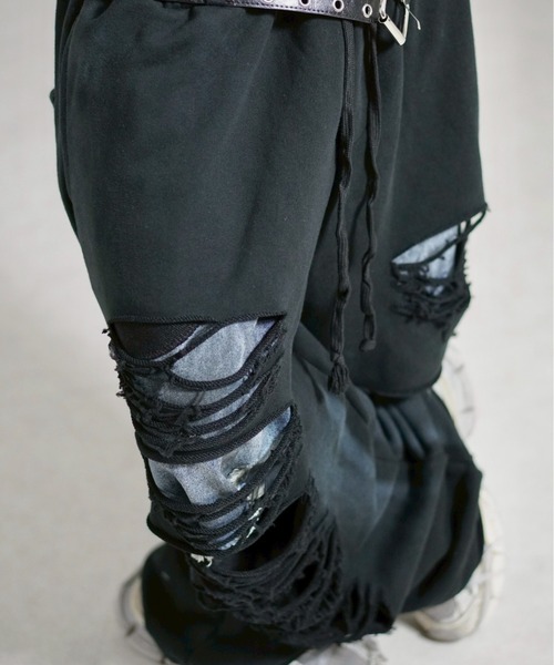 Chikashitsu +（チカシツプラス）の「【Chikashitsu +】oiled wash damage sweat pants / 【チカシツプラス】オイルドウォッシュダメージスウェットパンツ（スウェットパンツ・メンズ・ブラック/グレー・ONE SIZE）」の19枚目の写真
