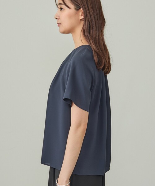 INDIVI(インディヴィ)の「【UVケア】タックブラウス(シャツ/ブラウス・レディース・ピンク/ホワイト/ネイビー・40/38/36/19/15 /13/05/03)」の18枚目の写真