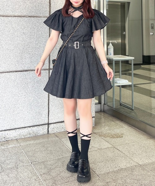 apres jour(アプレジュール)の「リボンネックデニムミニワンピース(ワンピース・レディース・ブラック/インディゴブルー・X-LARGE/フリー)」の13枚目の写真