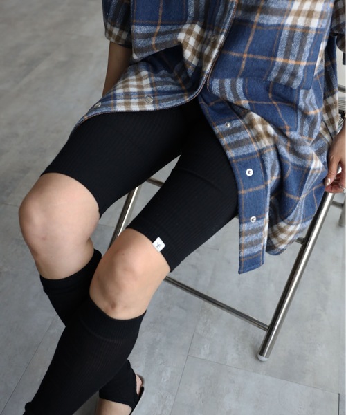 YENNA（イェンナ）の「【バイカーリブパンツ/ハーフレギンス】カプリパンツ / バミューダパンツ / ストレッチ素材（レギンス/スパッツ・レディース・ブラウン/グリーン/ブラック/ブルー/グレー/アイボリー・FREE）」の7枚目の写真