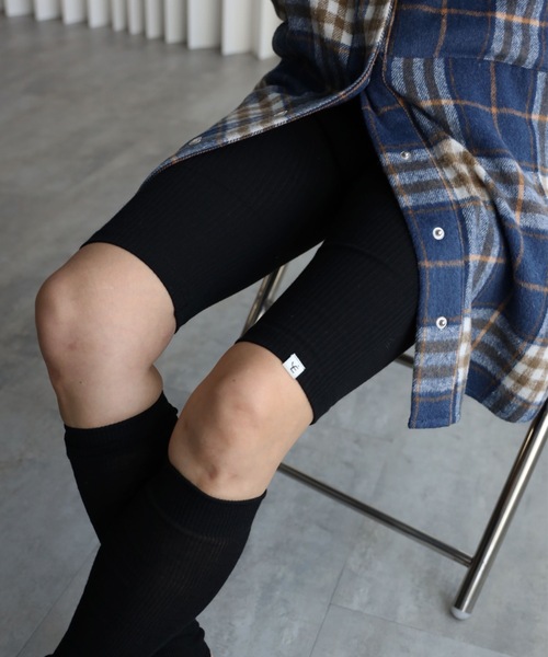 YENNA（イェンナ）の「【バイカーリブパンツ/ハーフレギンス】カプリパンツ / バミューダパンツ / ストレッチ素材（レギンス/スパッツ・レディース・ブラウン/グリーン/ブラック/ブルー/グレー/アイボリー・FREE）」の8枚目の写真