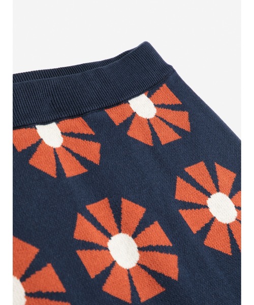 BOBO CHOSES(ボボショーズ)の「Flower jacquard midi knitted skirt(スカート・レディース・ネイビー・S/M/L/XL/XS)」の2枚目の写真