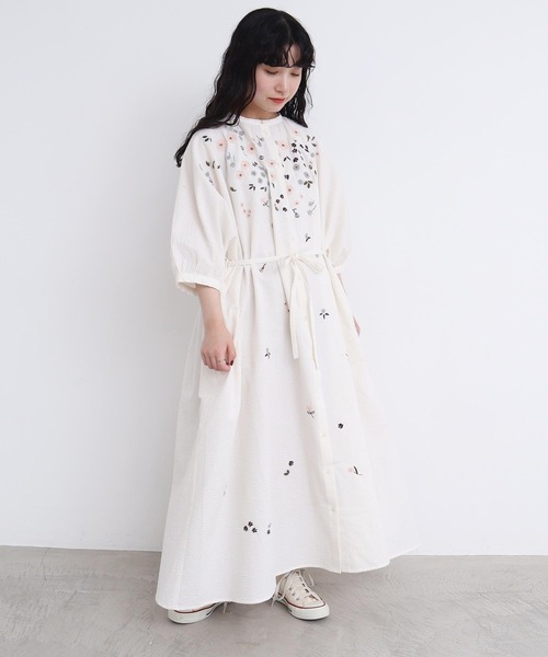 l'atelier du savon（アトリエドサボン）の「●お花スケッチ ファー刺繍 ワンピース（ワンピース・レディース・オフホワイト/ブラック/ブラウン・FREE）」の6枚目の写真