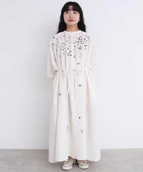 l'atelier du savon（アトリエドサボン）の「●お花スケッチ ファー刺繍 ワンピース（ワンピース・レディース・オフホワイト/ブラック/ブラウン・FREE）」の10枚目の写真