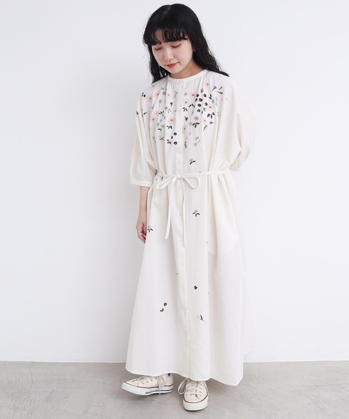 l'atelier du savon（アトリエドサボン）の「●お花スケッチ ファー刺繍 ワンピース（ワンピース・レディース・オフホワイト/ブラック/ブラウン・FREE）」の8枚目の写真