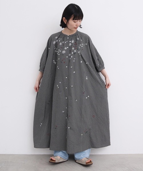 l'atelier du savon（アトリエドサボン）の「●お花スケッチ ファー刺繍 ワンピース（ワンピース・レディース・オフホワイト/ブラック/ブラウン・FREE）」の18枚目の写真