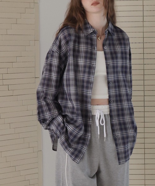 Mili affinity(ミリアフィニティー)の「オーバーサイズシアーチェックシャツ(シャツ/ブラウス・レディース・ネイビー/ライトブルー/ブラック・FREE)」の1枚目の写真