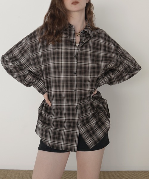 Mili affinity(ミリアフィニティー)の「オーバーサイズシアーチェックシャツ(シャツ/ブラウス・レディース・ネイビー/ライトブルー/ブラック・FREE)」の7枚目の写真