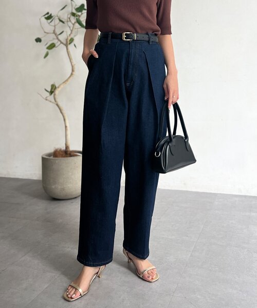 Chez toi(シェトワ)の「タックデニム(デニムパンツ・レディース・インディゴブルー/ブラック・FREE)」の1枚目の写真