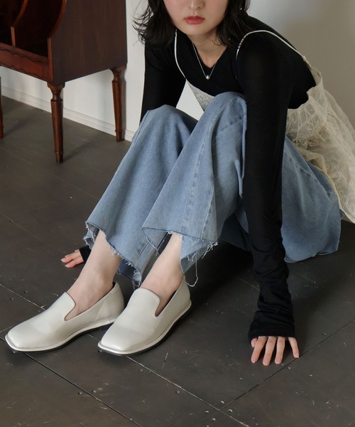 Bulue.(ブルー)の「スクエアトゥ オペラシューズ アイボリー フラットシューズ マニッシュ ローヒール(パンプス・レディース・Black/Silver/アイボリー/ブラック・36/37/38/39/40)」の8枚目の写真