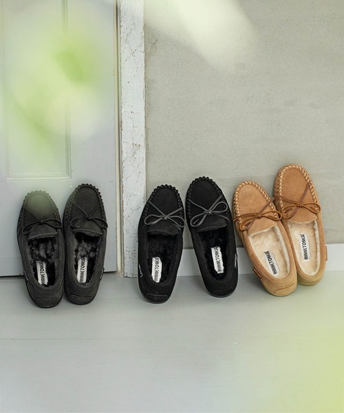 Minnetonka（ミネトンカ）の「MINNETONKA（ミネトンカ） / 本革 スエード ボアモカシンシューズ CADENCE CLASSIC TRAPPER（モカシン/デッキシューズ・レディース・ブラック/チャコールグレー/ベージュ・6/7/8/9/5）」の4枚目の写真