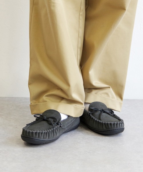 Minnetonka（ミネトンカ）の「MINNETONKA（ミネトンカ） / 本革 スエード ボアモカシンシューズ CADENCE CLASSIC TRAPPER（モカシン/デッキシューズ・レディース・ブラック/チャコールグレー/ベージュ・6/7/8/9/5）」の16枚目の写真