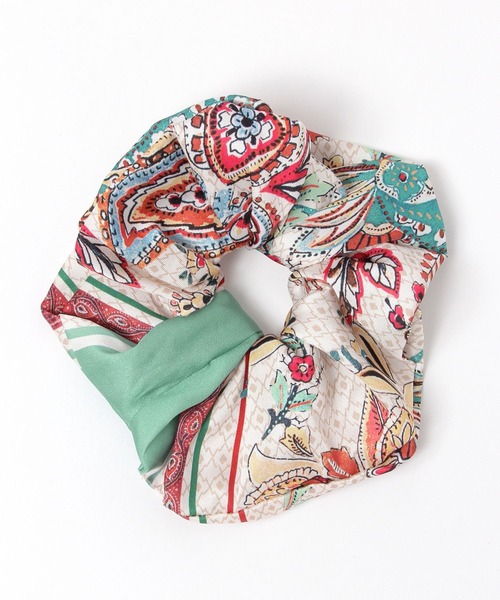 GLOBAL WORK（グローバルワーク）の「アソートスカーフ柄シュシュ/583544（シュシュ・レディース・オレンジ/ブラック/ベージュ/ホワイト系2/ホワイト×グリーン/ダークブラウン/ブルー系3・FREE）」の10枚目の写真