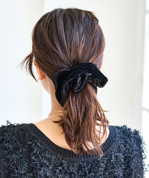 VIS（ビス）の「スクエアベロアシュシュ（シュシュ・レディース・ブラック/ダークブラウン・FREE）」の8枚目の写真