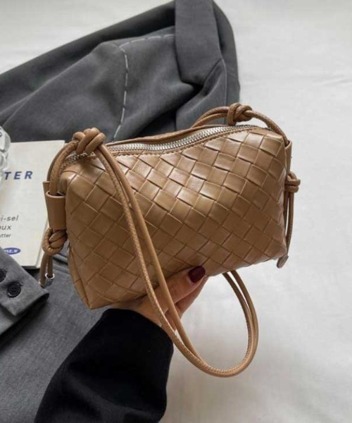 美品☆ESTINE イントレチャート ショルダーバッグ ブラウン 上品 高級 