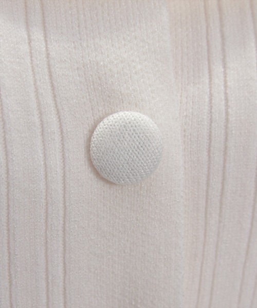 clear（クリア）の「オフショル風ボタンリブニットトップス［大人 カジュアル 着回し力抜群］≪AW新作≫（ニット/セーター・レディース・ボルドー/ブラック/アイボリー/ブラウン・F）」の17枚目の写真