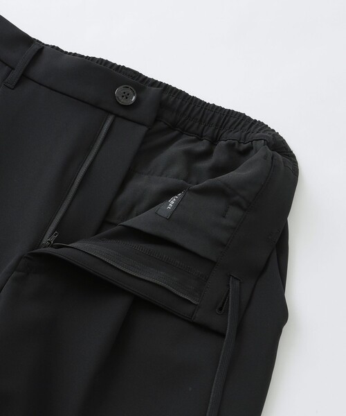 BLACK LABEL CRESTBRIDGE（ブラックレーベル・クレストブリッジ）の「360°ストレッチツイルワイドトラウザーズ（その他パンツ・メンズ・ブラック/ホワイト系その他・M/L/XL）」の17枚目の写真