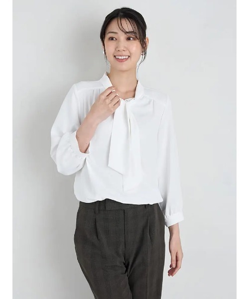HARUYAMA(ハルヤマ)の「デシンボウタイ ブラウス ウォッシャブル 【SOFFICE】(シャツ/ブラウス・レディース・オフホワイト/ブルー・S/M/L/LL)」の1枚目の写真