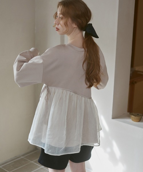 Bab（バブ）の「前後2WAYペプラムオーガンジーポンチトップス（Tシャツ/カットソー・レディース・アイボリー/グレイッシュベージュ/チャコールグレー/ベージュ・FREE）」の4枚目の写真