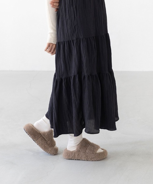 menue(メヌエ)の「厚底 もこもこ ファーサンダル(サンダル・レディース・モカ/ダークブラウン/アッシュグレー・M/L/S)」の17枚目の写真
