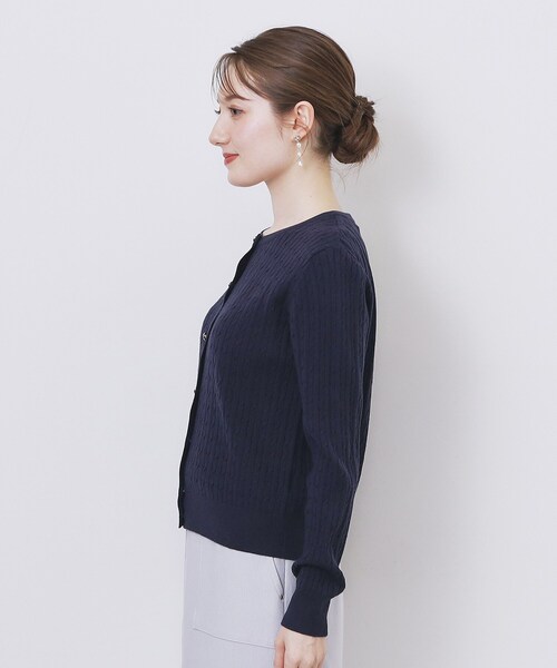 index（インデックス）の「クルーネックケーブルカーディガン【洗濯機OK】（カーディガン/ボレロ・レディース・ネイビー/ピンク系/イエロー系その他/オフホワイト/グレー・34/36/38/40/42）」の9枚目の写真