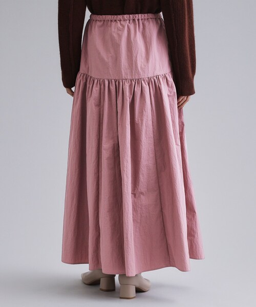 OPAQUE.CLIP(オペークドットクリップ)の「【es】ナイロンティアードマキシスカート【洗濯機OK】(スカート・レディース・ブラック/ベビーピンク・36/38)」の5枚目の写真