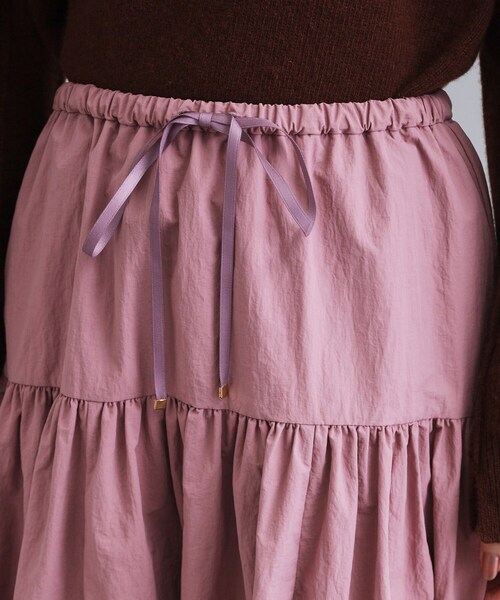 OPAQUE.CLIP(オペークドットクリップ)の「【es】ナイロンティアードマキシスカート【洗濯機OK】(スカート・レディース・ブラック/ベビーピンク・36/38)」の4枚目の写真