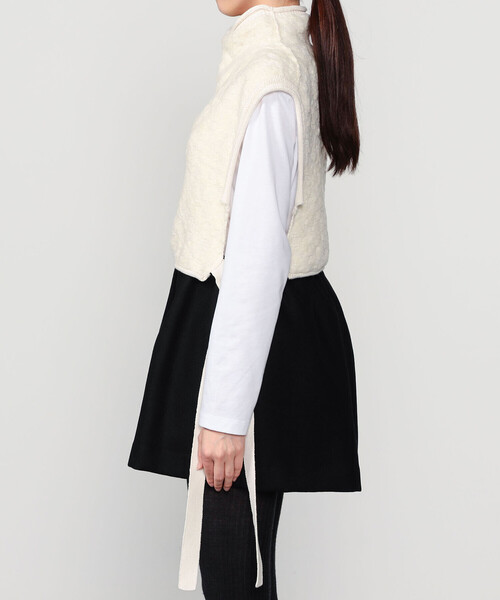 UNFIL(アンフィル)の「UNFIL | ランダムウール ハイネックニットベスト WOMEN(ベスト・レディース・ブラック/オフホワイト・1)」の9枚目の写真