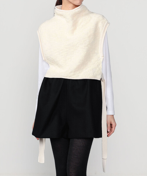 UNFIL(アンフィル)の「UNFIL | ランダムウール ハイネックニットベスト WOMEN(ベスト・レディース・ブラック/オフホワイト・1)」の7枚目の写真