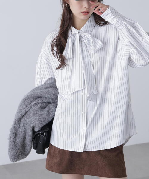 FREE'S MART（フリーズマート）の「◆ボウタイ付きブラウス（シャツ/ブラウス・レディース・ブルー/ホワイト/ホワイト系その他・FREE）」の2枚目の写真