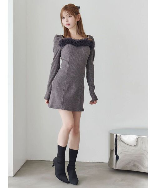 EATME ベルテッドフェイクファーリブワンピース （グレー） 美品 完売品 EATME（イートミー）の「ベルテッドフェイクファーリブワンピース