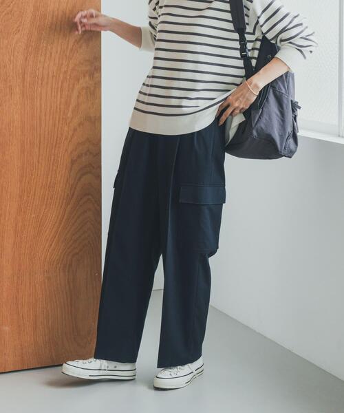 URBAN RESEARCH DOORS（アーバンリサーチドアーズ）の「センタープレスカーゴパンツ（その他パンツ・レディース・ベージュ/ネイビー・SMALL/MEDIUM）」の22枚目の写真