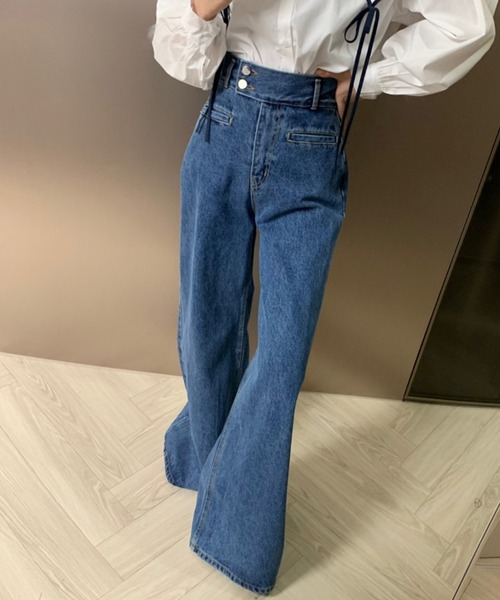 LAFFMO（ラフモ）の「ハイウエストワイドフレアデニムパンツ（デニムパンツ・レディース・ブラック/ブルー・S/M/L）」の11枚目の写真