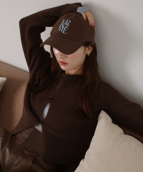 Reurie'（レウリィ）の「フロントカットアウトニットカーディガン/ 長袖 クルーネック クリスマス 赤ニット 肌見せ シンプル カジュアル モード フェミニン プルオーバー（ニット/セーター・レディース・ブラック/レッド/ブラウン・FREE）」の14枚目の写真