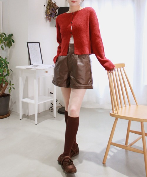 Reurie'（レウリィ）の「フロントカットアウトニットカーディガン/ 長袖 クルーネック クリスマス 赤ニット 肌見せ シンプル カジュアル モード フェミニン プルオーバー（ニット/セーター・レディース・ブラック/レッド/ブラウン・FREE）」の17枚目の写真