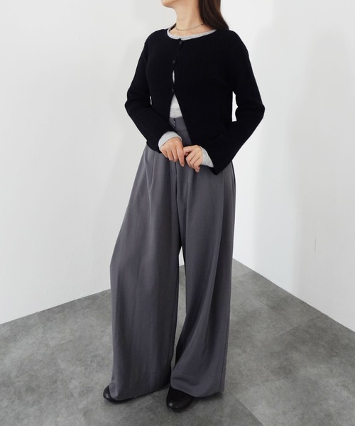 Reurie'（レウリィ）の「フロントカットアウトニットカーディガン/ 長袖 クルーネック クリスマス 赤ニット 肌見せ シンプル カジュアル モード フェミニン プルオーバー（ニット/セーター・レディース・ブラック/レッド/ブラウン・FREE）」の21枚目の写真