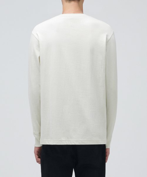 MUSINSA STANDARD（ムシンサスタンダード）の「クルーネック長袖Tシャツ [ダスティクリーム]（Tシャツ/カットソー・メンズ・その他・MEDIUM/LARGE/X-LARGE/XX-LARGE/XXX-LARGE/SMALL）」の2枚目の写真
