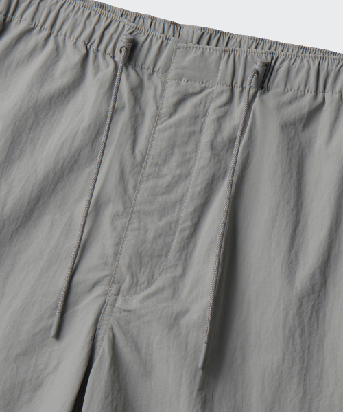 MUSINSA STANDARD（ムシンサスタンダード）の「ナイロンパラシュートパンツ [ライトグレー]（その他パンツ・メンズ・その他・34/32/30/26/40/38/42/36/28）」の3枚目の写真